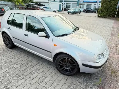 Gebraucht VW Golf IV 90 PS (66 kW) 1999 Silber Kleinwagen
