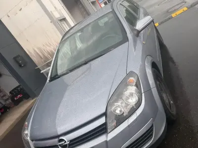 Gebraucht Opel Astra 105 PS (77 kW) 2005 Silber Kombi