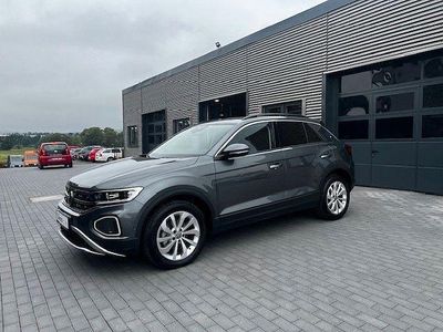 Gebraucht VW T-Roc Life 110 PS (80 kW) 2024 Grau SUV