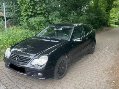 Gebraucht Mercedes C180 143 PS (105 kW) 2006 Schwarz Coupé