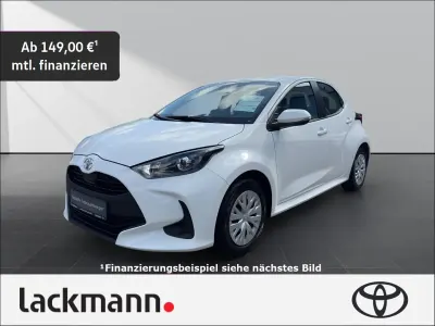 Używany Toyota Yaris Comfort 72 KM (52 kW) 2022 Biały Hatchback