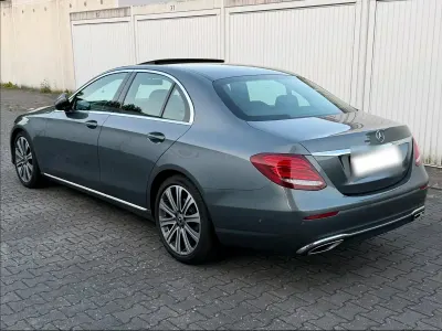 Gebraucht Mercedes E220 Avantgarde 194 PS (142 kW) 2018 Grau Limousine