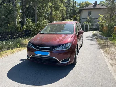 Gebraucht Chrysler Pacifica 194 PS (142 kW) 2017 Rot Van / Kleinbus