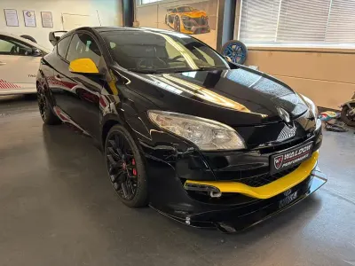 Używany Renault Mégane 250 KM (183 kW) 2012 Czarny Coupe