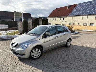 Gebraucht Mercedes B180 109 PS (80 kW) 2007 Silber Van / Kleinbus
