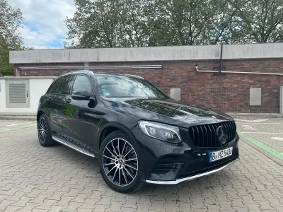 Używany Mercedes GLC350 258 KM (189 kW) 2017 Czarny SUV