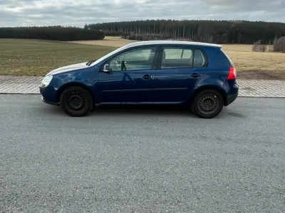 Używany VW Golf V 102 KM (75 kW) 2004 Niebieski Hatchback