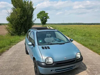 Używany Renault Twingo 59 KM (43 kW) 2002 Niebieski Hatchback