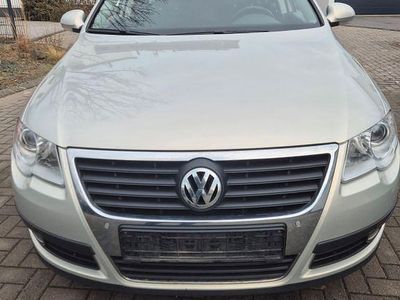 Gebraucht VW Passat Trendline 105 PS (77 kW) 2010 Silber Kombi