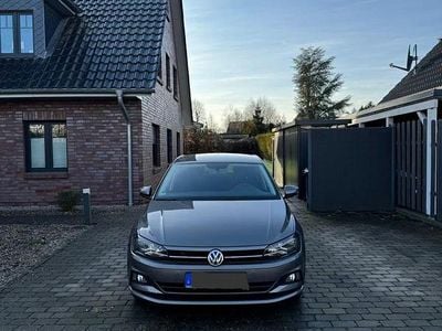 Grau Gebraucht 2018 VW Polo Comfortline Kleinwagen | 13.200 € (Fairer Preis)