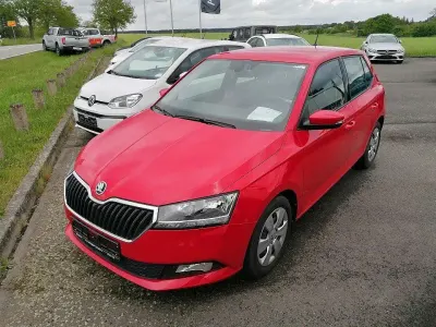 Gebraucht Skoda Fabia Ambition 95 PS (69 kW) 2021 Corridarot Kleinwagen