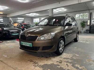 Gebraucht Skoda Roomster 86 PS (63 kW) 2013 Braun Van / Kleinbus