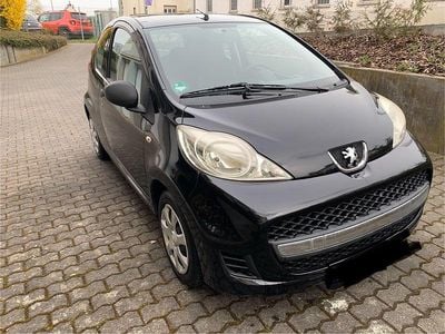 Second-hand Peugeot 107 68 CP (50 kW) 2011 Negru Hatchback