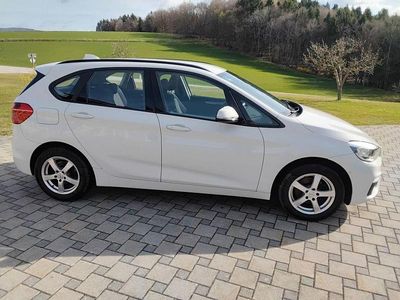 Gebraucht BMW 218 Active Tourer Advantage 150 PS (110 kW) 2017 Weiß Van / Kleinbus