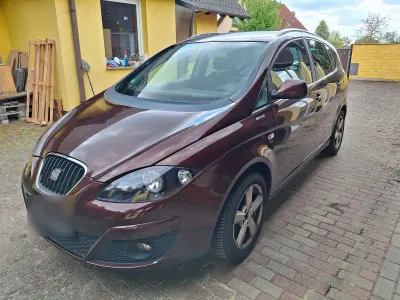 Używany Seat Altea 125 KM (91 kW) 2010 Czerwony Kombi