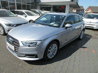 Second-hand Audi A3 Design 150 CP (110 kW) 2018 Argintiu Berlinǎ