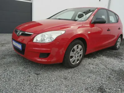Gebraucht Hyundai i30 Classic 109 PS (80 kW) 2008 Rot Limousine