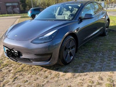 Gebraucht Tesla Model 3 Standard Range 208 kW (283 PS) 2022 Grau Limousine