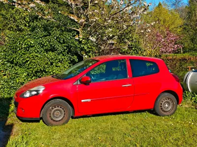 Gebraucht Renault Clio II 75 PS (55 kW) 2010 Limousine