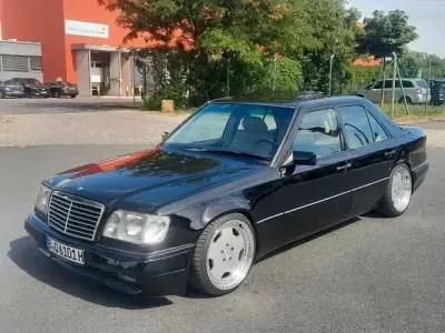 Gebraucht Mercedes E320 AMG 220 PS (161 kW) 1995 Schwarz Limousine