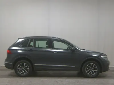 Gebraucht VW Tiguan Life 245 PS (180 kW) 2022 Uranograu SUV