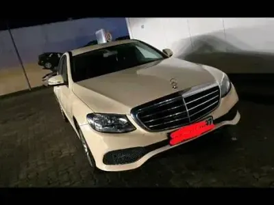 Gebraucht Mercedes E200 150 PS (110 kW) 2018 Beige Limousine