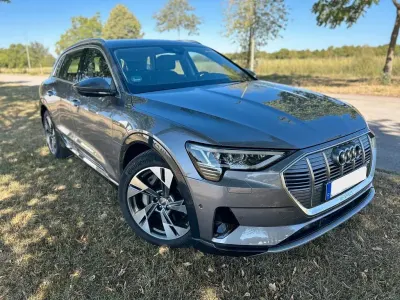 Gebraucht Audi e-tron 300 kW (408 PS) 2019 Grau SUV