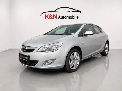 Gebraucht Opel Astra Design Edition 116 PS (85 kW) 2011 Silber Limousine