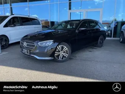 Gebraucht Mercedes E220 200 PS (147 kW) 2023 Schwarz Limousine