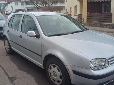 Gebraucht VW Golf IV 75 PS (55 kW) 2001 Silber Kleinwagen
