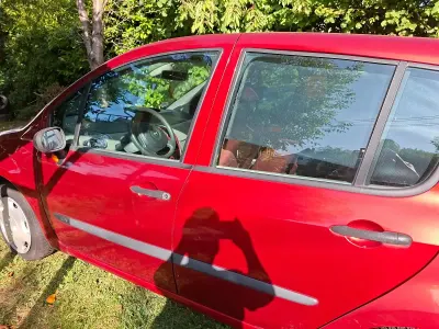 Gebraucht Renault Modus 75 PS (55 kW) 2004 Rot Van / Kleinbus