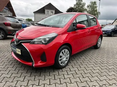 Gebraucht Toyota Yaris Multidrive S 99 PS (72 kW) 2016 Rot Limousine