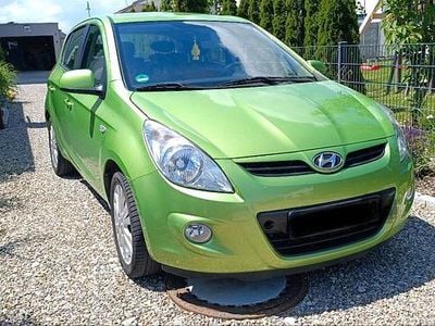 Grün Gebraucht 2011 Hyundai i20 Kleinwagen | 3.300 € (Fairer Preis)