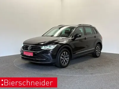 Gebraucht VW Tiguan Life 150 PS (110 kW) 2023 Schwarz SUV