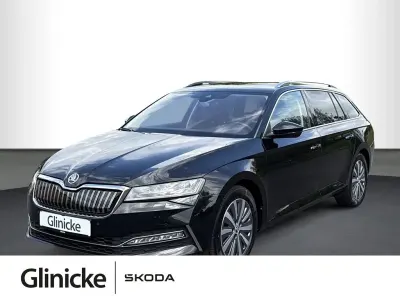 Używany Skoda Superb Style 218 KM (160 kW) 2022 Czarny Kombi