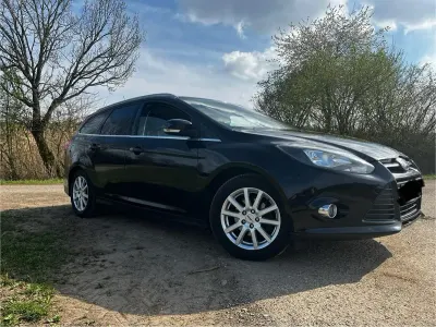 Usado Ford Focus 125 CV (91 kW) 2012 Negro Familiar