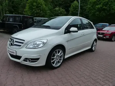 Gebraucht Mercedes B160 95 PS (69 kW) 2011 Weiß Kleinwagen