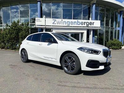 Weiss Gebraucht 2022 BMW 118 Sport Line Kleinwagen | 28.995 €