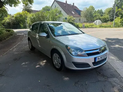 Gebraucht Opel Astra 90 PS (66 kW) 2006 Silber Limousine