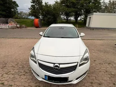 Gebraucht Opel Insignia Active 131 PS (96 kW) 2014 Weiß Kombi