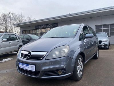 Grau Gebraucht 2007 Opel Zafira Catch Me Van / Kleinbus | 2.990 € (Teuer)