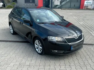Gebraucht Skoda Rapid 105 PS (77 kW) 2014 Schwarz Kleinwagen