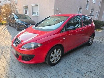 Begagnad Seat Altea 150 HK (110 kW) 2007 Röd Sedan