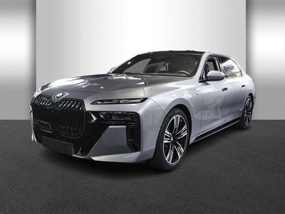 Neu BMW 740 M Sport 299 PS (219 kW) 2025 Oxidgrau metallic Limousine