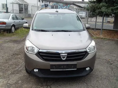 Gebraucht Dacia Lodgy Prestige 116 PS (85 kW) 2015 Braun Van / Kleinbus