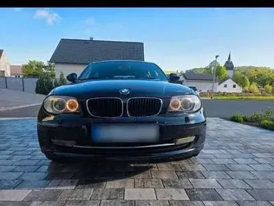 Gebraucht BMW 118 143 PS (105 kW) 2010 Schwarz Kleinwagen