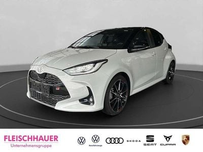 Gebraucht Toyota Yaris Hybrid Sport 92 PS (67 kW) 2024 1k6)/ black (202) (grau Kleinwagen