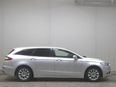 Silber Gebraucht 2015 Ford Mondeo Trend Limousine | 3.950 € (Fairer Preis)