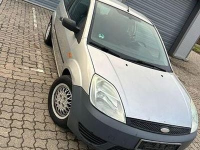 Second-hand Ford Fiesta Ambiente 69 CP (50 kW) 2004 Hatchback