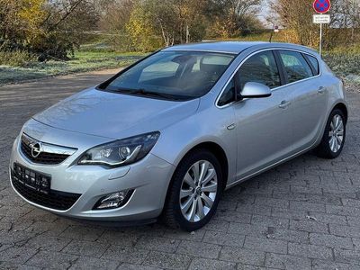 Gebraucht Opel Astra Innovation 140 PS (102 kW) 2010 Silber Limousine